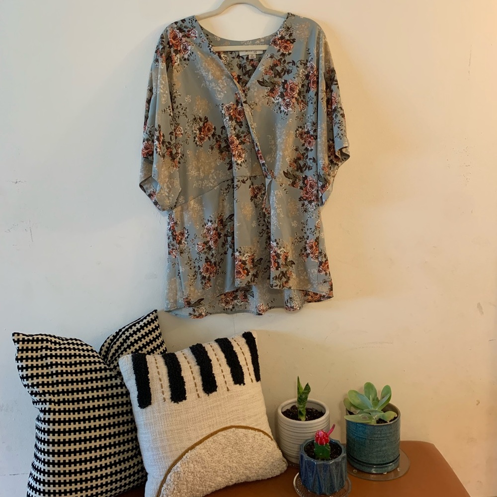 Periwinkle floral flow-y blouse